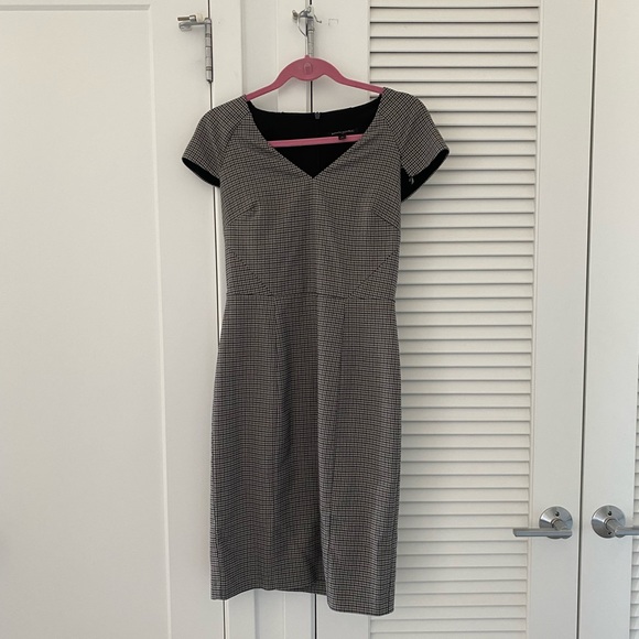 Banana Republic Gingham Checkered Short Sleeved Dress - Picture 3 of 3